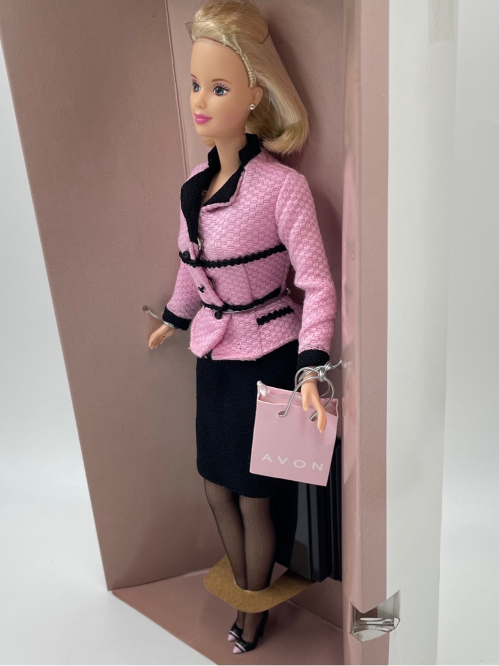 Vintage Avon Representative Barbie Doll Blonde Special Edition 1998 NRFB - Picture 4 of 13